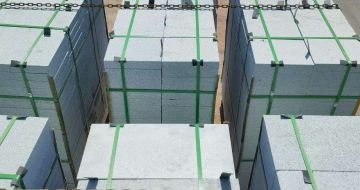 三沙 芝麻白花岗岩5公分地铺石 花岗岩厂家工厂装车日常