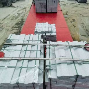 三沙 芝麻白仿形加直形路沿石出货日常