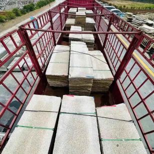 三沙 黄金麻花岗岩荔枝面，光面毛板装车完成