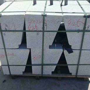 三沙 芝麻白异形坐凳，石凳