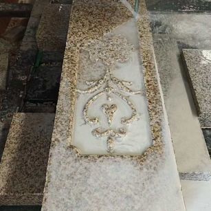 三沙 黄金麻花岗岩异形加工雕刻栏杆大柱