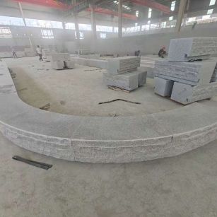 三沙 芝麻白异形坐凳，自然面光面弧形加工