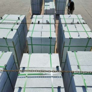 三沙 芝麻白花岗岩5公分地铺石 花岗岩厂家工厂装车日常