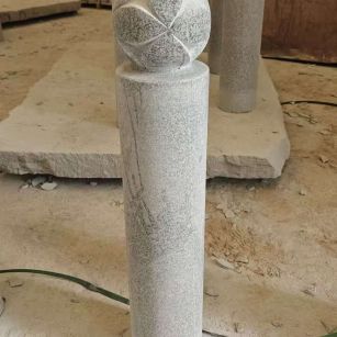 三沙 芝麻白花岗岩石材挡车石柱、停车柱、圆柱挡车柱、方柱挡车柱等