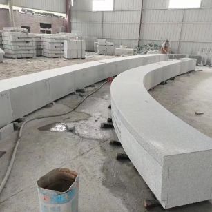 三沙芝麻白花岗岩石板材 园林光面弧形坐凳