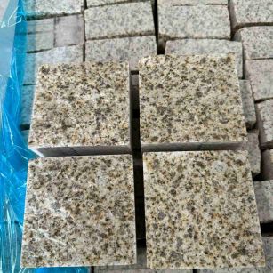 三沙 黄金麻花岗岩自然面小方块，弹石，马蹄石等