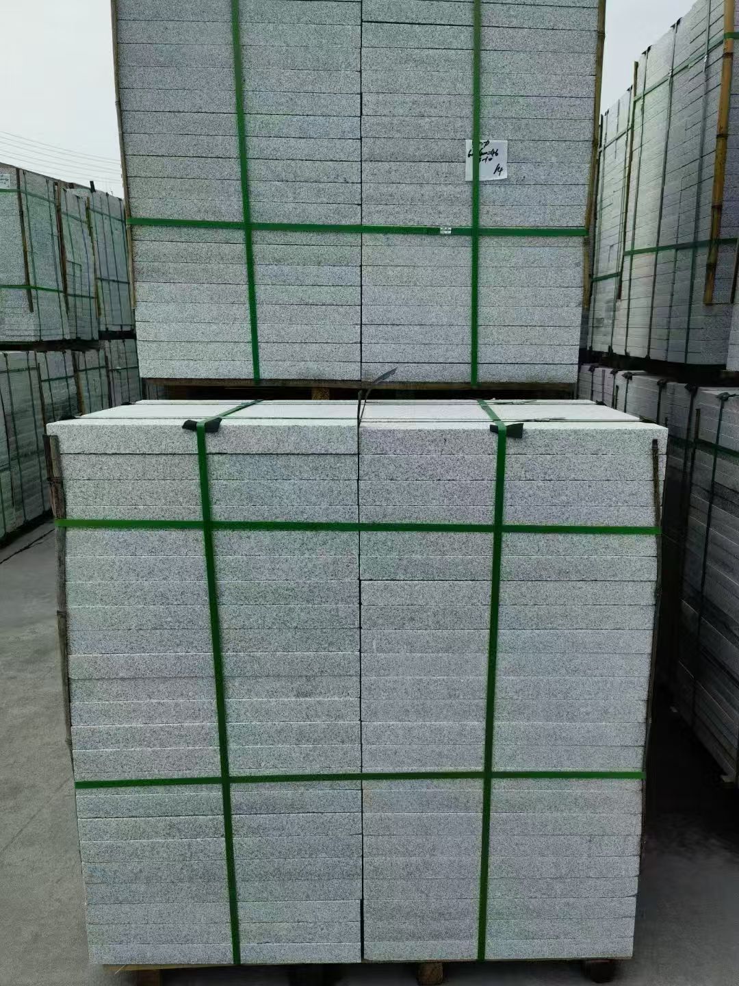 三沙 芝麻白火烧，园林广场市政工程地铺石，1.8~5.0厚均有现货