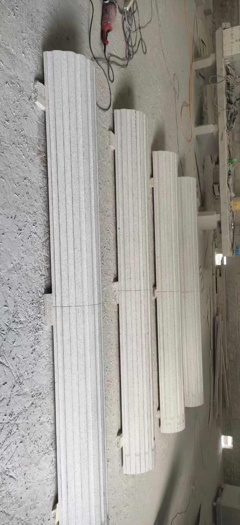 三沙 花岗岩厂家带你看白麻花岗岩门楼大柱柱皮