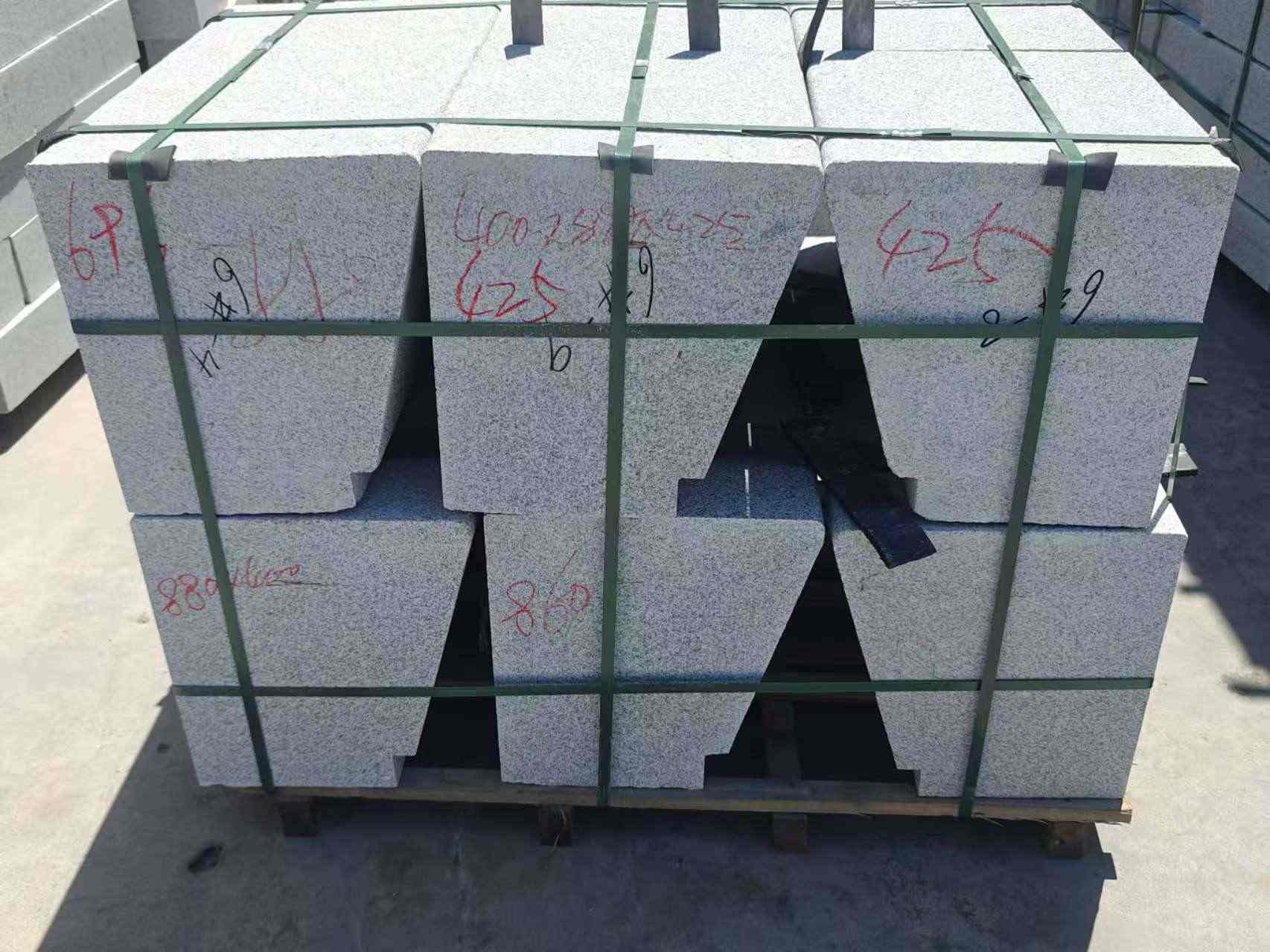 三沙 芝麻白异形坐凳，石凳