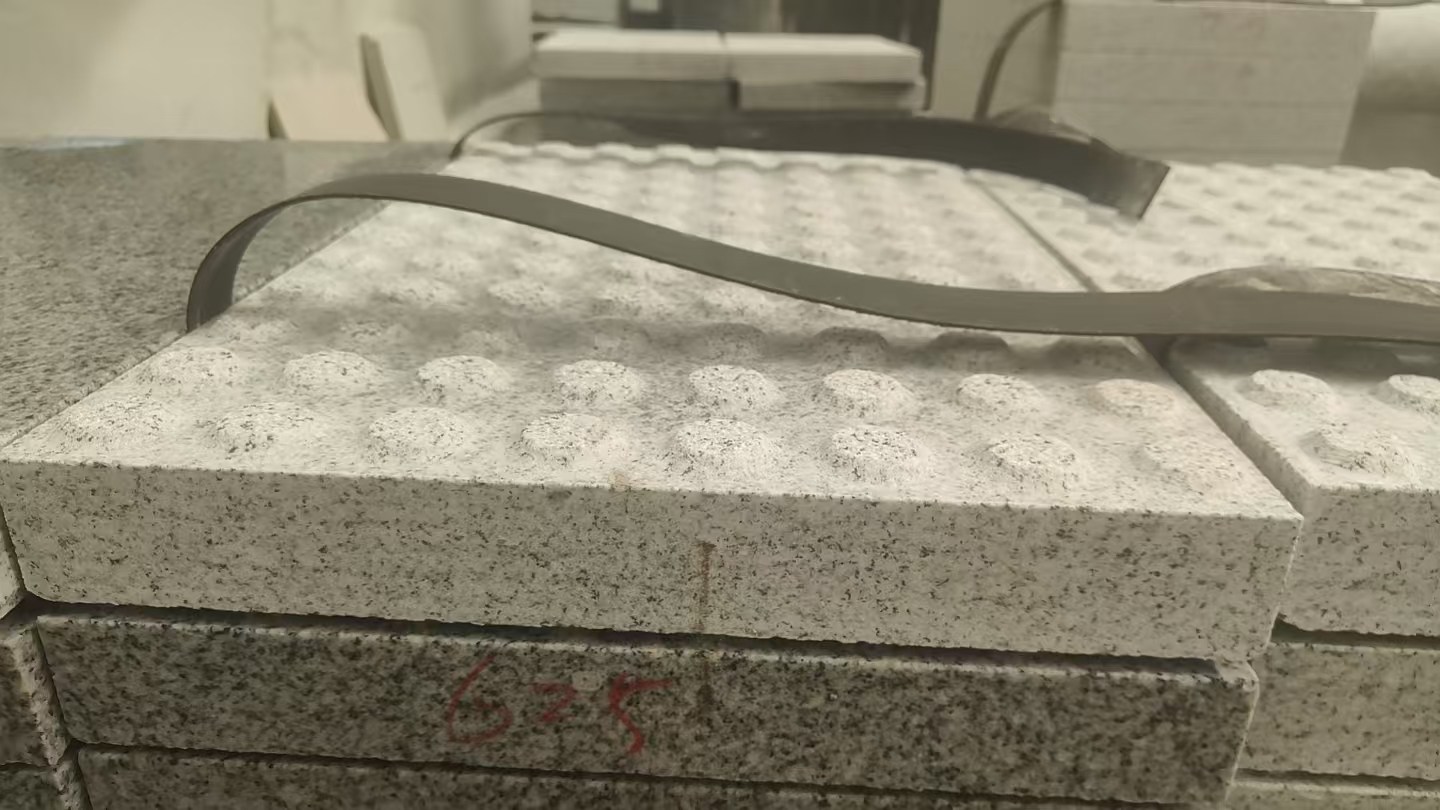 三沙 芝麻白花岗岩6.0公分荔枝面五轴加工雕刻盲点