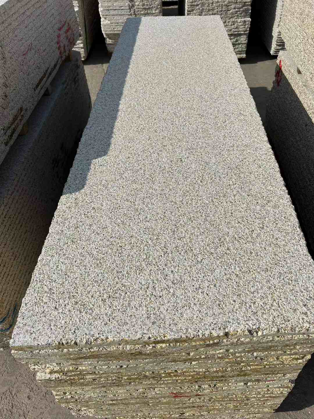 三沙 黄金麻花岗岩荔枝面毛板，半成品