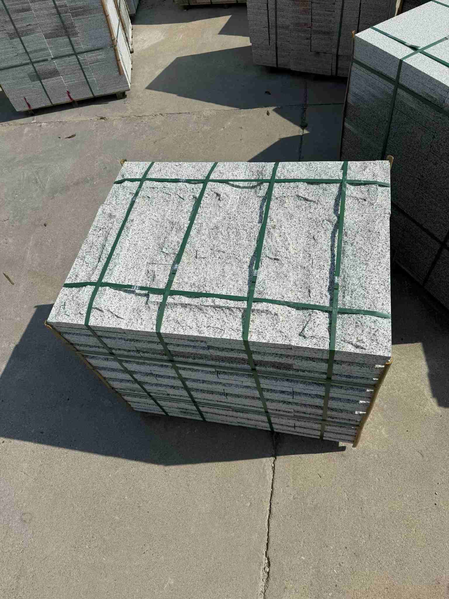 三沙 白麻花岗岩石材自然面蘑菇石成品