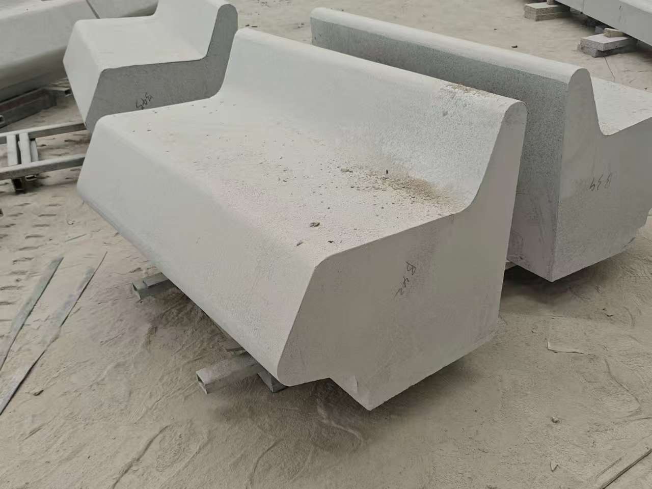 三沙 芝麻白花岗岩异形坐凳，石凳