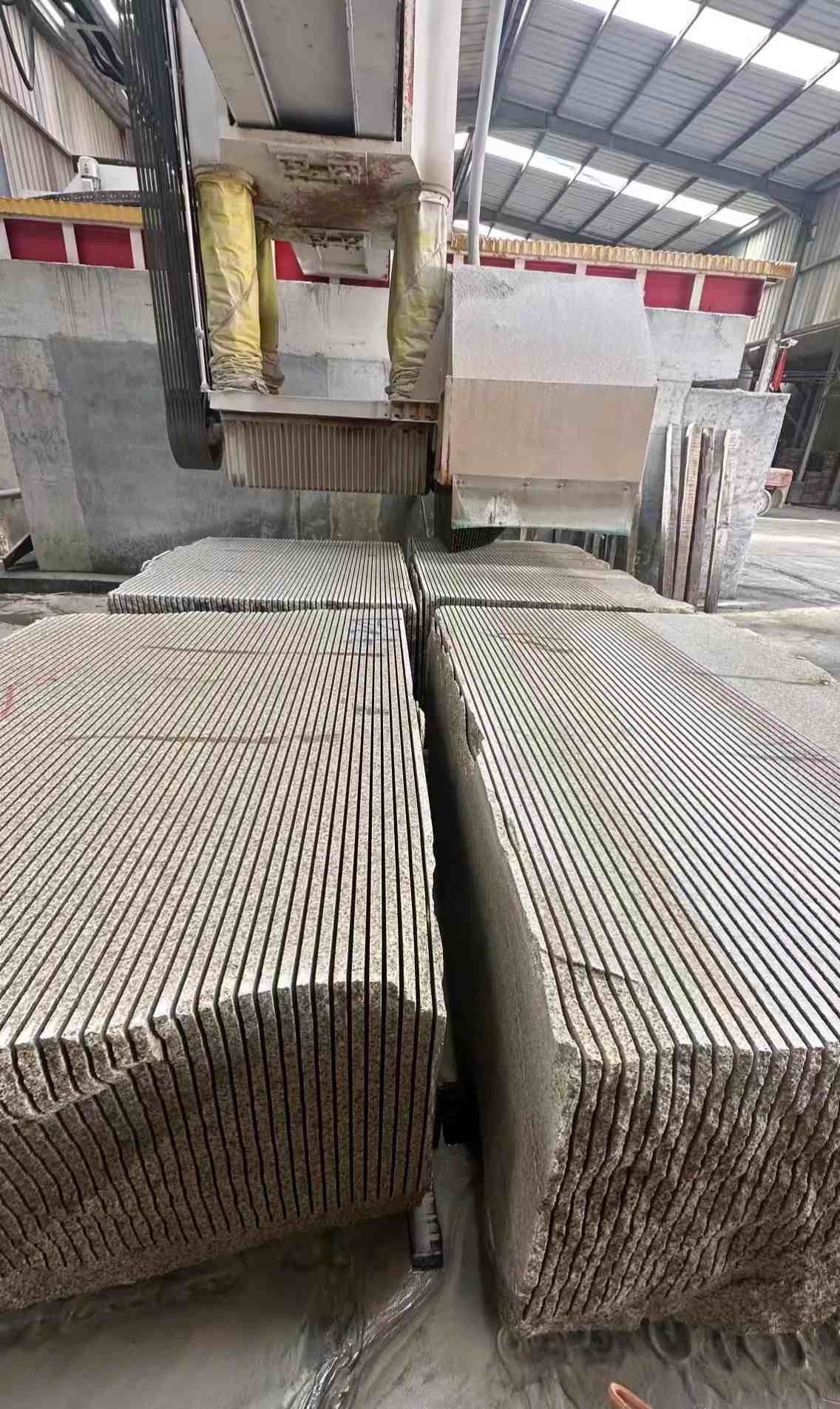 三沙 车间生产日常，黄金麻白麻花岗岩