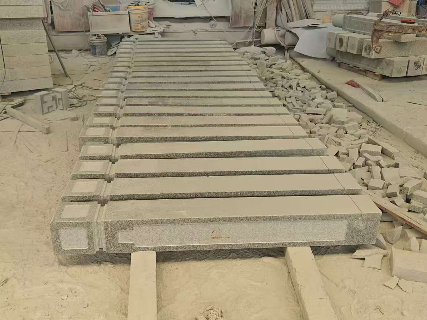 三沙 芝麻白异形加工雕刻-栏杆大柱，方柱