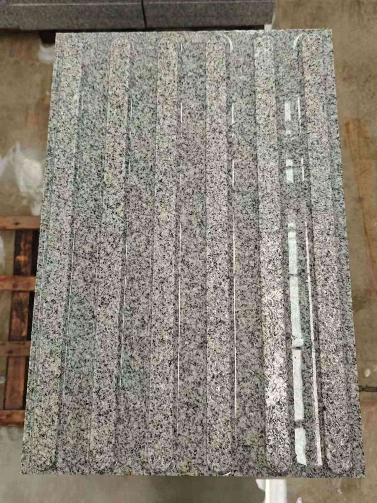 三沙 芝麻白花岗岩荔枝面雕刻盲道，盲条